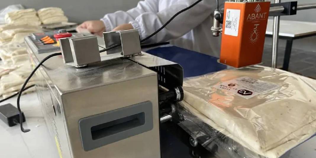 Küçük bir dükkandan tonlarca üretime… 5 yılda kadının gücünü gösterdi: Sırt sırta üretimin ünü şehir dışına da taştı 3